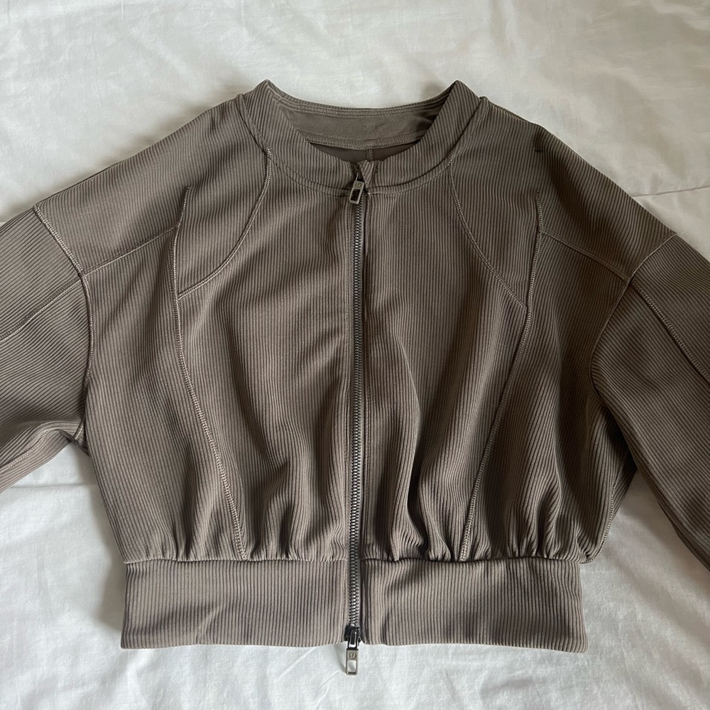 NEW Lululemon Cropped Bomber